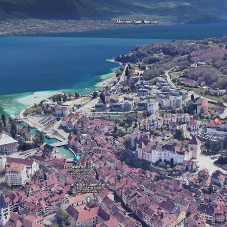 Coup de Coeur au pied du château - Joli studio idéalement placé Annecy Extérieur photo
