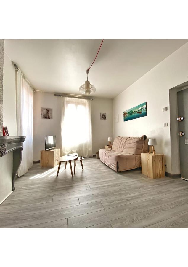 Coup de Coeur au pied du château - Joli studio idéalement placé Annecy Extérieur photo