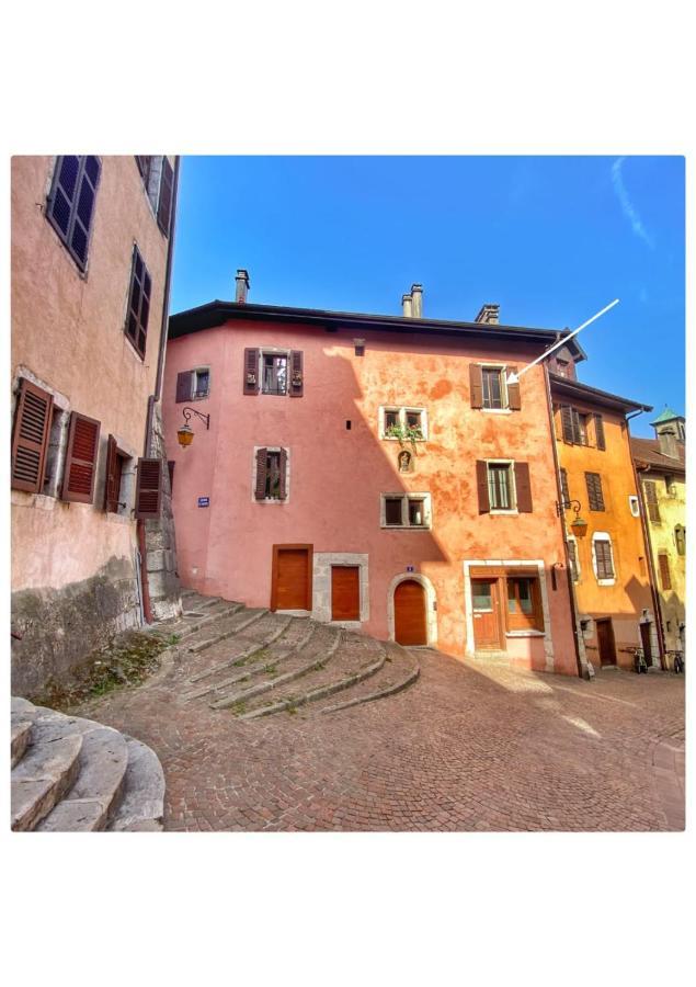 Coup de Coeur au pied du château - Joli studio idéalement placé Annecy Extérieur photo