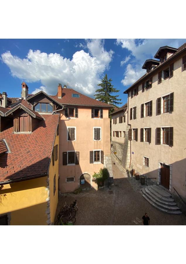 Coup de Coeur au pied du château - Joli studio idéalement placé Annecy Extérieur photo